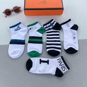 23ss Calcetines de corte bajo calcetines de diseñador para hombres y mujeres 5 pares en caja marca War horse Calcetines de algodón puro que absorben el sudor ropa interior cómoda para hombres Ropa de hombres de alta calidad