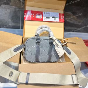 24 Spring / été en édition limitée Nouveau Unisexe Keepalli 25 Vintage Denim Travel Bag Designer Luxury Embose Handbag Fashion Sac à bandoulière Sac à bandoulière Sac de téléphone Portefeuille