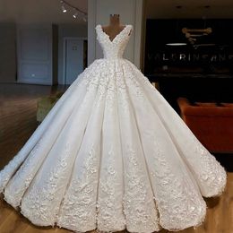 Plus Size 2019 New Designer Luxury Arabic Dubai Deep V Neck Lace Wedding Dresses Applique Court Train Wedding Gowns vestidos de novia