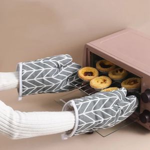 2pcs Cocina Potholders Padser y estufa Guantes de horno Juego de guantes Mitts resistente al calor Anti-Heat Tome Guantes de cocción de cocción de olla caliente