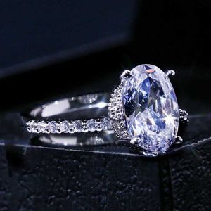 2pcs bagues de mariage Huitan Oval Finger Ring Band Dazzling Brilliant Cz Stone Four Prong Cadre Classic Wedding Anniversary Gift For Wife Girlfriend