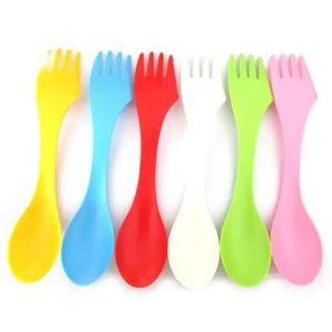 3 en 1 Cubiertos de plástico Cuchara Tenedor Cuchillo Cubiertos Juegos de utensilios para acampar Juegos de vajilla Spork Utensilios de viaje de plástico Herramienta de cubiertos DHL 1005