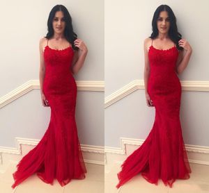 Yeni Moda Kırmızı Denizkızı Prom Seksi Spagetti Saten Dantel Aplike Çiçekler Kolsuz Süpürmez Tren Akşam Elbise Arap Elbiseler