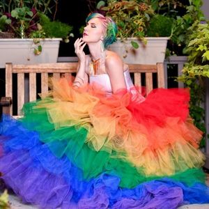 Çekici Renkli Gökkuşağı Prom Elbiseler Bir Çizgi Organze Katmanlı Akşam Elbiseleri Zemin Uzunluğu Çıkarılabilir Tren Etek Sadece 415