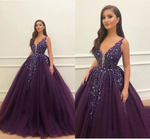 Grap Purple Prom Elbiseler Kristal Boncuk Daldırma V Boyun Spagetti Kayışları Tül Zemin Uzunluğu Mezuniyet Partisi Akşam Balyoyu