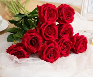 Seta rosa rossa Rose artificiali Fiori bianchi Bocciolo Fiori finti per la casa Regalo di San Valentino Decorazione di nozze Decorazione per interni GD207