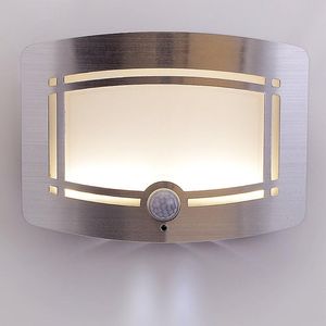 Vücut hareket sensörü ışıkları LED duvar lambaları alüminyum kasa kablosuz yapışkan pille çalıştırılan duvar sconce spot ışıklar koridor gece ışığı