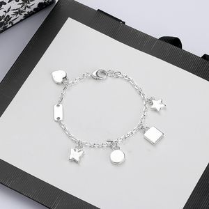 Yüksek kaliteli tasarımcı bilezik zinciri gümüşstar hediye kelebek bilezikler üst zincirleri moda takı tedarik güzel hediye