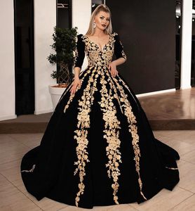 Золото Кружево Аппликация Velvet Черных Вечерних платья женщин платье выпускного вечер платье с длинными рукавами 3/4 V-образный вырез арабского Формальным Robe De Soiree