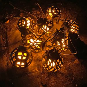 Солнечная фонарик Струнная лампа Открытый водонепроницаемый мерцающий пламя висит с 8 мячами