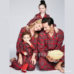 Aile Noel Pijama Kırmızı Ekose Ev Giymek Anne ve Me Giysileri Baba Oğul Gömlek + Pantolon Ebeveyn Çocuk Çocuklar Bebek Pijama LJ201111