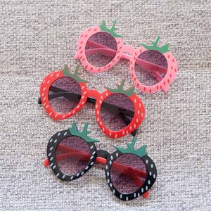 Прекрасные дети клубника кадров солнцезащитные очки конфеты цвета милые фруктовые рамы детские вечеринки очки оптом