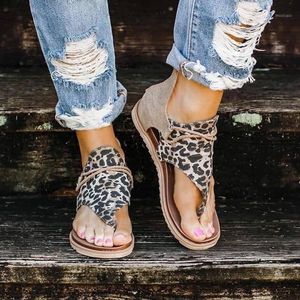 2020 En İyi Satıcı - Kadın Sandalet Leopar Deseni Büyük Boyut Sandalet Kadınlar Slip Sıcak Satış Kama Yaz Ayakkabıları1