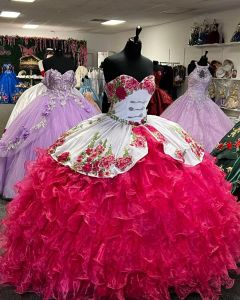 Weiß und Pink Quinceanera Kleider Floral Organza Rüschen Korsett Rücken Perlen maßgeschneiderte süße 16 formelle Festzug Ballkleid Prinzessin Verschleiß 403