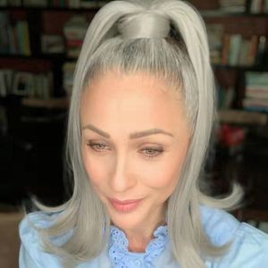 Серебряные серые человеческие волосы пони хвостовой парикмахерской упаковки вокруг красителя Свободный натуральный натуральный соль и перца серый волос хвостик стиль для женщин