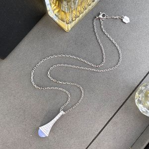 Halskette, abgestuft, weiblich, 18 Karat Weißgold vergoldet, Paar-Kettenanhänger am Hals, Geschenk für Freundin, Accessoires mit Schmuckbeuteln, Pochette Bijoux, Großhandel