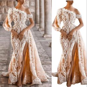 2022 Champagne One Shoulder A Line Wedding Dresses Bridal Gowns Thigh Slits Long Sleeve White Lace Appliques Overskirt Detachable Train Mermaid Plus Size