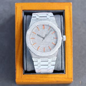 Браслет Men Full Diamond Mens Watch 40 -мм автоматические механические часы Классические грузовые часы Подарки из нержавеющей стали Montre de Luxe