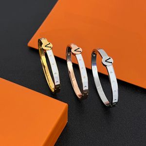 Verstellbares Armband für Damen und Herren, Luxus-Designer-Schmuck-Armbänder, Paar-Buchstabe, klassischer Modeschmuck, Kleidung, Ornamente im Großhandel