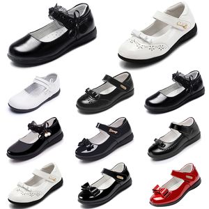 Hotsale tasarımcı platform ayakkabı bebek kız deri için deri prenses ayakkabı yumuşak dipleri siyah üçlü beyaz açık yaz yürüyüş j