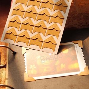 24 Köşe / Levha Vintage Kraft Kağıt Sticker Fotoğraf Köşe Sabit Çıkartmalar Çerçeve Köşeleri Çıkartması Albümleri DIY Dekorasyon Aksesuarları BH6075 TYJ