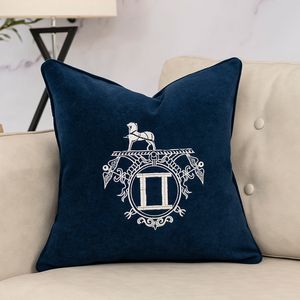 Yüksek kaliteli yastık moda klasik yastık ev tekstil araba kanepe yastık kılıfı dekoratif lüksler marka yastıkları oturma odası yün yastıkları