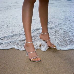 Amina Muaddi Gilda gümüş deri Sandalet kristal kaplı kayış makarası Topuklar kadınlar için gök yüksek topuk yaz lüks tasarımcı ayakkabıları parti topuklu fabrika ayakkabıları