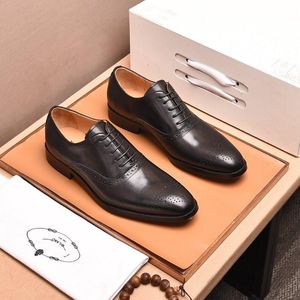 A1 2021 Moda Bottoms Vermelho Homens Mulheres Dress Shoes Spikes Sapatilhas Suede Vermelho Vermelho Preto Branco Couro Designer Homens Luas Luxo