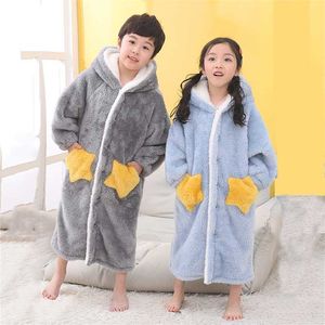 Çocuklar Flanel Bornoz Duş Kız Mercan Polar Pijama Pijama Erkek Bebek Kış Kapüşonlu Havlu Cornes Gençler Pijama Sıcak Nightgown 211130