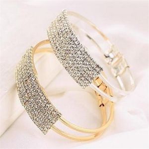 Изысканные ювелирные изделия на продажу блестящие звездные бриллианты браслет, дамы носят ювелирные изделия