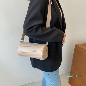 Omuz Çantaları kadın Çantası Yumuşak Yüzey PU Deri Crossbody Dikiş Silindir Çanta Moda Vahşi Dört Mevsim