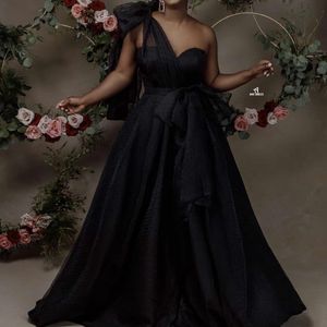Nijeryalı Orta Arapça Doğu Yeni Afrika Siyah A-Linewedding Elbiseler Yaylar Dövüşler Kat Uzunluğu Bir Omuz Omuz Gelinlik Gelin Gown Vestidos