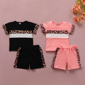 Комплекты одежды 2-6-летний мода малыша дети мальчики девочек летняя одежда леопарда печатать T-рубашки + шорты детей случайные наряды