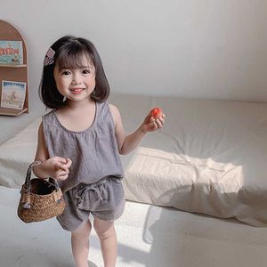 Yaz Sevimli Kız Erkek Pinstripe Giysileri Set Toddler Çocuklar Pamuk Keten Yelek Şort 2 adet Takım Elbise 210615