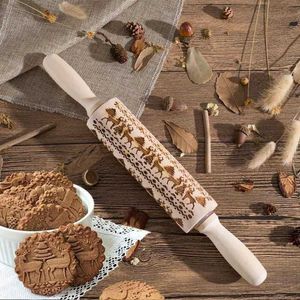 Christmas Reindeer Rolling Pins Halloween Rolling Pins Baking Cookies Noodle Biscuit Fondant Cake Dough Engraved Roller ZM001 211008