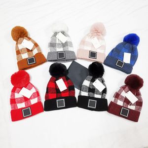 Kadın Tasarımcılar POM POM Beanie Şapka Erkekler Lüks Kayak Şapka Sonbahar Kış Sıcak Kafes Kap Açık Visors