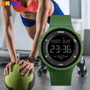 Skmei Женские спортивные спорты электронные часы роскошные дамы наручные часы светодиодные цифровые 50 м водонепроницаемые часы часы Relogio Feminino 210616