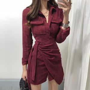 Günlük Elbiseler Yamdi Vintage Kadın Zarif Sonbahar Kış A-Line Gevşek Kadife Elbise Kadın Parti Kore Tarzı Uzun Kollu 2021 Robe