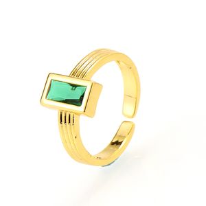 14K Sarı Altın Kaplama Yüzüğü 2.10 CT Emerald Cut Peridot Solitaire Nişan Yüzükleri Simülant Elmas Halo Art Deco