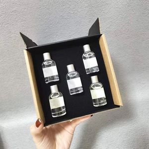 Parfüm Seti 10ml 5-piece Suit Nötr Koku Sayacı Baskı # 10 29 31 31 46 EDP En Kaliteli ve Hızlı Ücretsiz Teslimat