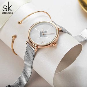 Shengke Women Watch Textura Ondinha Pequena 32 mm Dial Prata Malha de Prata Movimento de Quartzo Japonês Relógios Relogio Feminino 210720