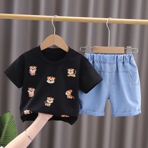 Yeni Yaz Bebek Kız Giysileri Takım Elbise Moda Erkek Giyim Çocuk Kaplan T-Shirt Şort 2 Adet/takım Toddler Spor Kostüm Çocuklar eşofman