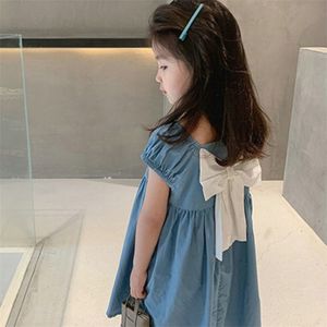 Yaz Kız 'Elbise Yay Düğüm Kare Yaka Kısa Kollu Tatlı Prenses Kore Tarzı Çocuk Bebek Çocuk Giyim Kız Için 210625