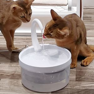 2L PET Kedi Besleyiciler Çeşmesi LED Mavi Işık USB Powered Otomatik Su Dağıtıcı Besleyici Kediler Köpekler için Besleyici İçecek Filtresi