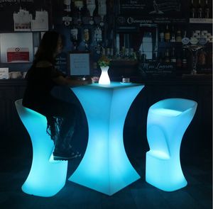 Yeni Ticari Mobilya LED Işıklı Bar Sandalye Koltuk Su Geçirmez Işık Yukarı Dışkı Sandalye Uzaktan Kumanda ile Açık Kullanımı