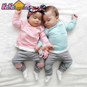 Новорожденные младенческие одежды Baby Boys Girls Messages Stith Tebs Cute Funge рукав T-рубашки + длинные брюки 2 шт. Набор малышей набор 210309