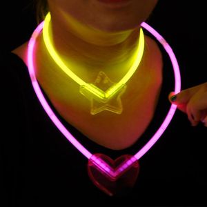 Parti Dekorasyon 1 Set Glow Aydınlık Sticks Yıldız Kalp Kolye Noel Cadılar Bayramı Gece Kulübü Moda Için