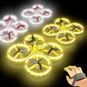 Uçan İzle Jest Kontrol Helikopter UFO RC Drone El Kızılötesi Elektronik Quadcopter Interaktif Indüksiyon Uçak Çocuk Oyuncak 211206