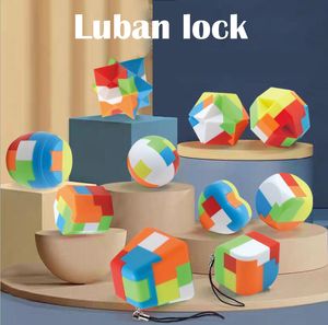 Miúdos Plásticos Brinquedo Educacional Kongming Luban Lock Blocks Bola Quadrado Tetrahedron Jupiter TIC-Tac-Toe Gaiola Barrel Barrel Bloqueios Estudantes desmontando Brinquedos