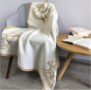 Роскошные дизайнерские одеяла с рисунком пони для новорожденных детей, высокое качество, хлопковая шаль, размер одеяла 100 * 100 см, креативные рождественские подарки 2022